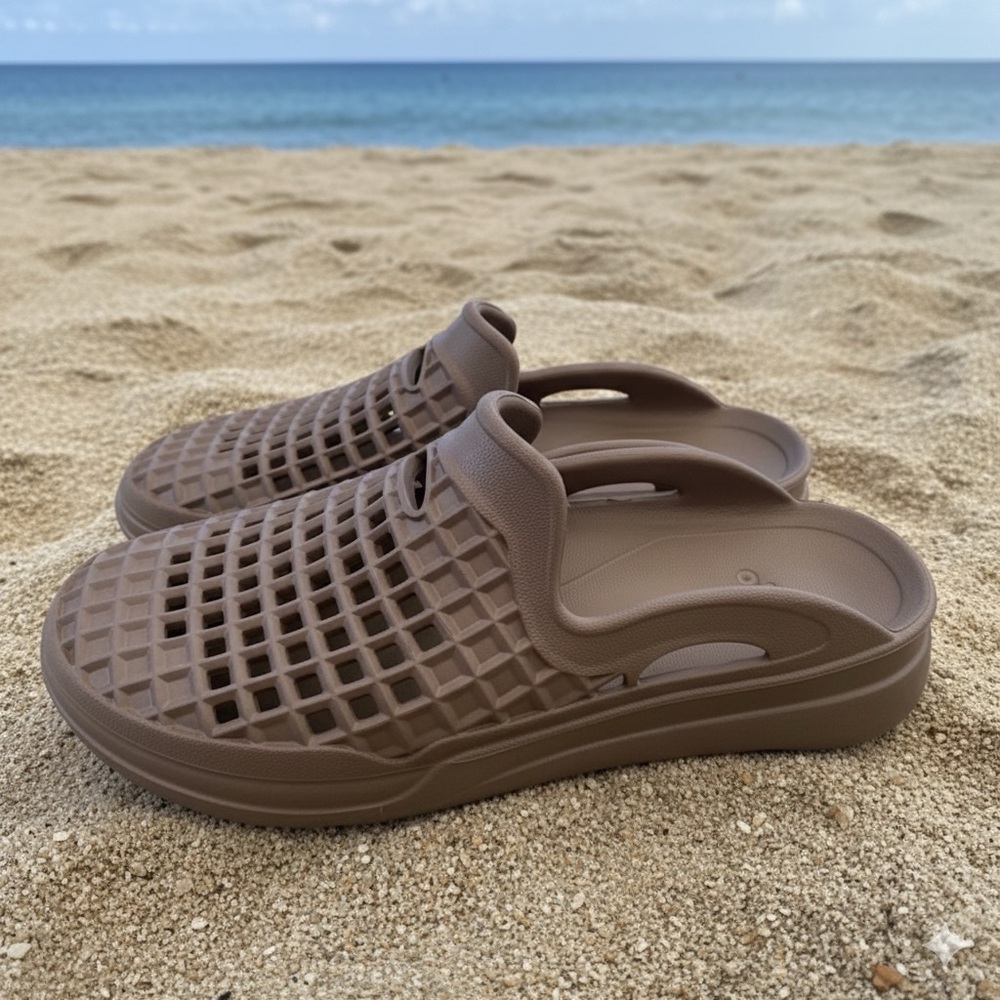 Lusso Cloud brown rubber sandals men’s size various